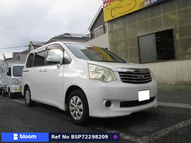 2010 Toyota Noah