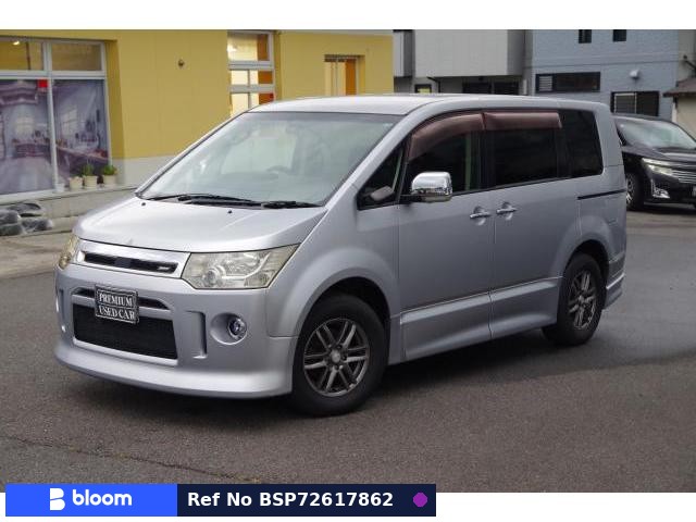 2011 Mitsubishi Delica D5