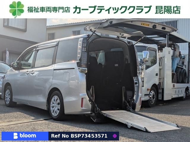 2017 Toyota Voxy