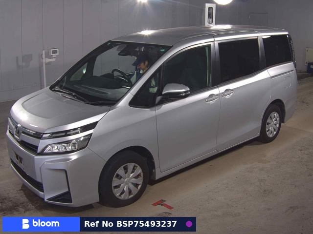 2017 Toyota Voxy