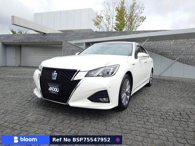 2015 Toyota Crown Hybrid