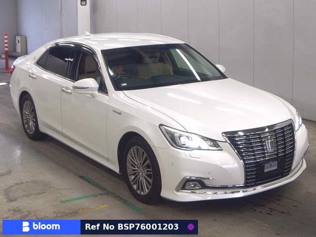 2015 Toyota Crown Hybrid