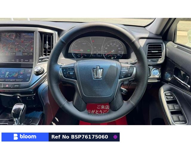 2015 Toyota Crown Hybrid