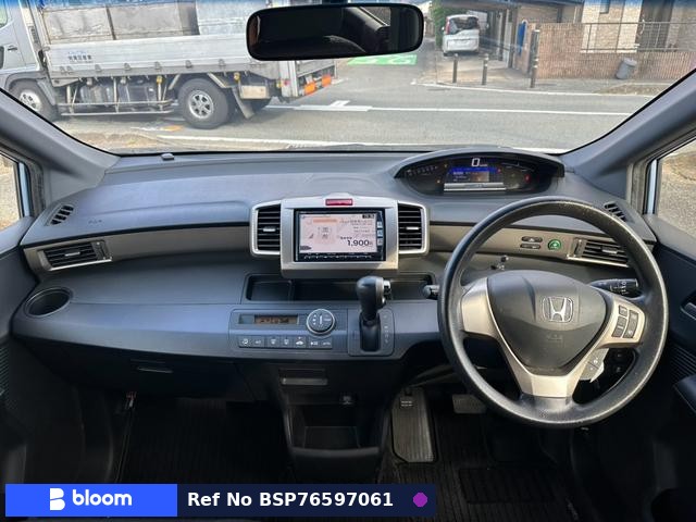 2012 Honda Freed Spike Hybrid
