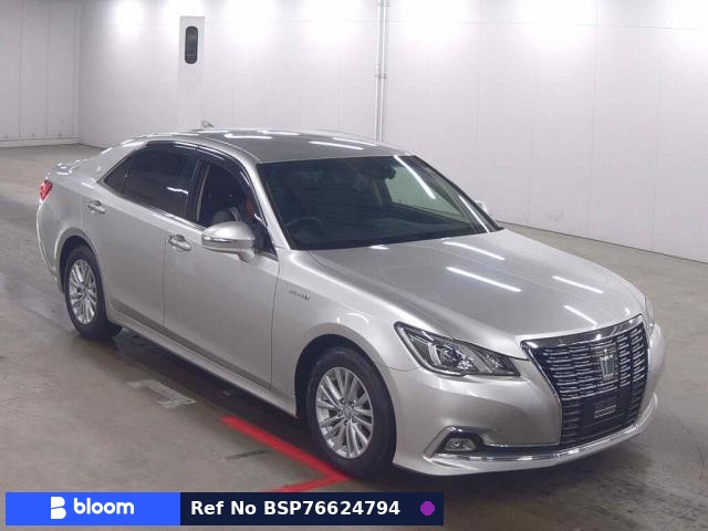 2017 Toyota Crown Hybrid