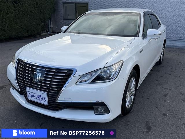 2014 Toyota Crown Hybrid