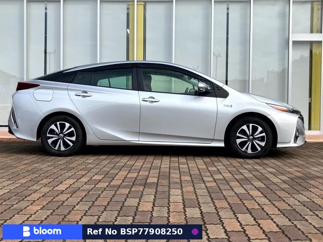 2022 Toyota Prius PHV