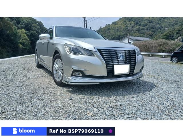 2015 Toyota Crown Hybrid