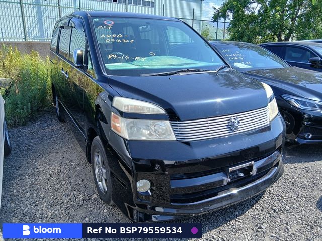 2005 Toyota Voxy