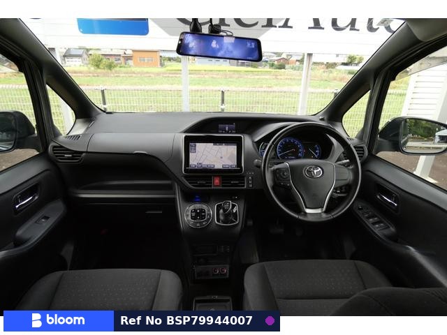2015 Toyota Voxy