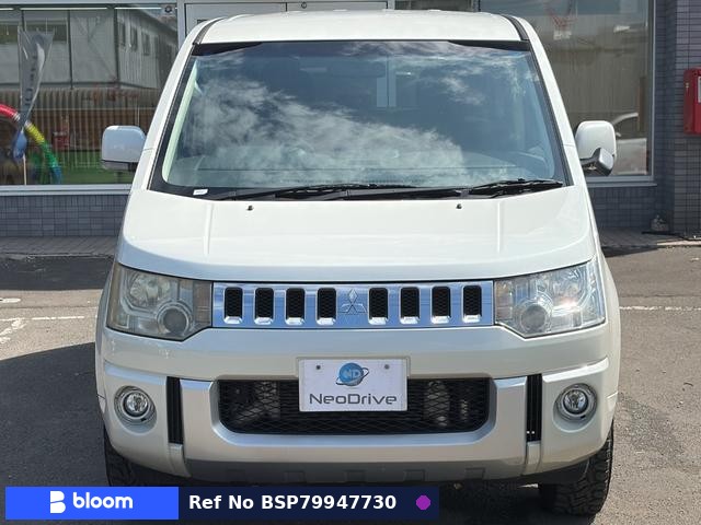 2016 Mitsubishi Delica D5