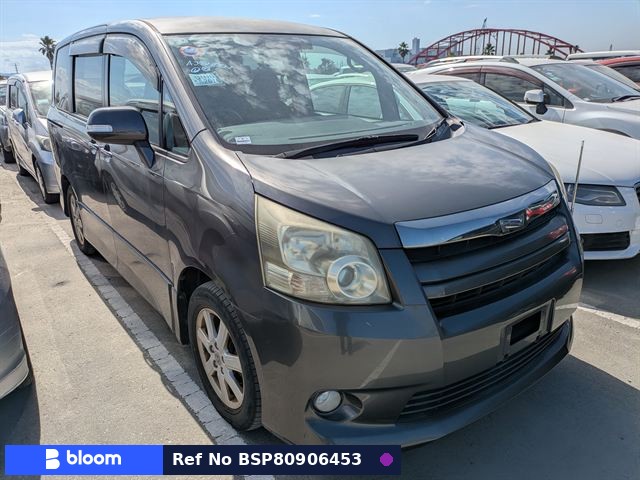 2010 Toyota Noah