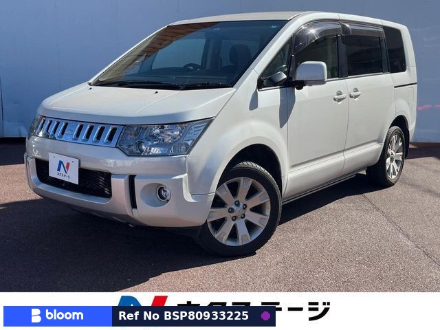 2015 Mitsubishi Delica D5