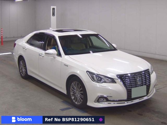 2015 Toyota Crown Hybrid