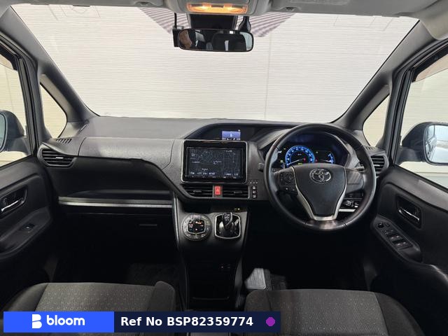 2017 Toyota Voxy