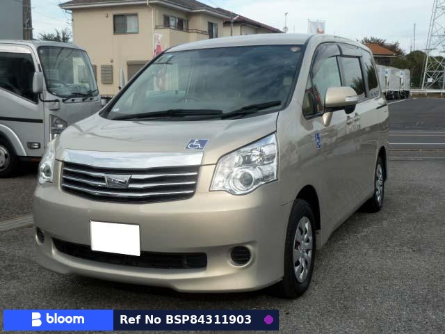 2012 Toyota Noah
