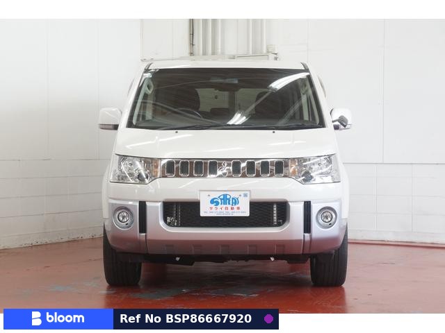 2015 Mitsubishi Delica D5