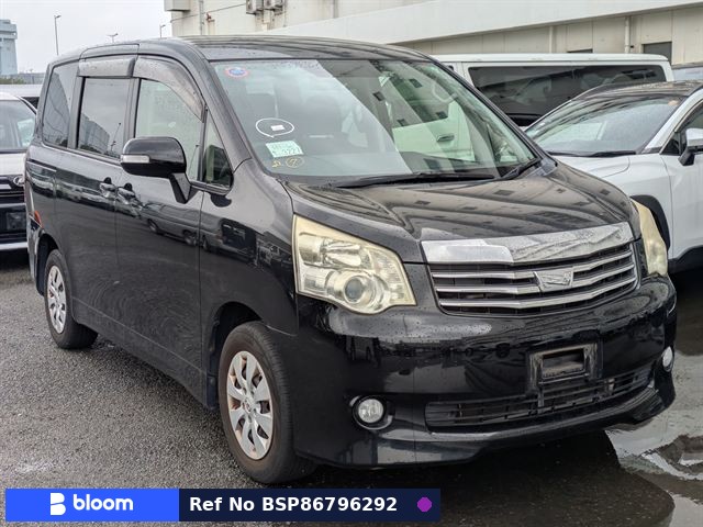 2012 Toyota Noah