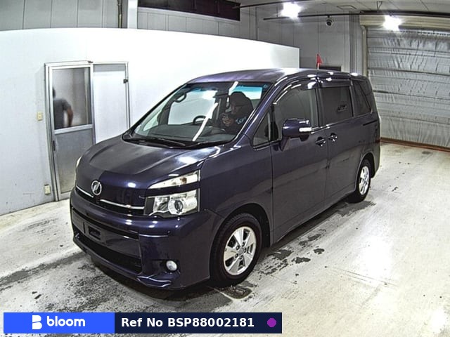 2013 Toyota Voxy