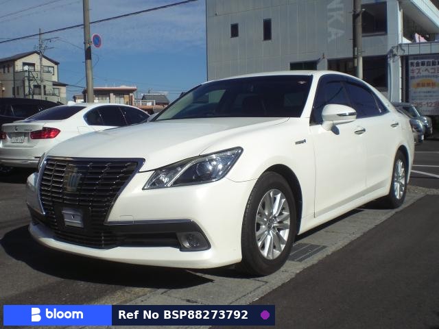 2013 Toyota Crown Hybrid