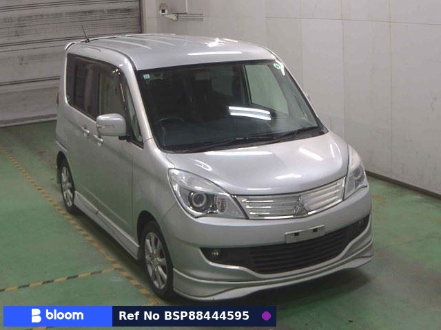 2013 Mitsubishi Delica D2