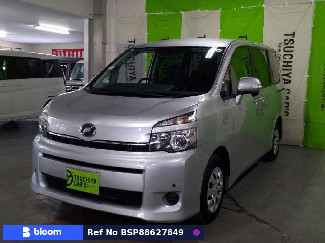 2013 Toyota Voxy
