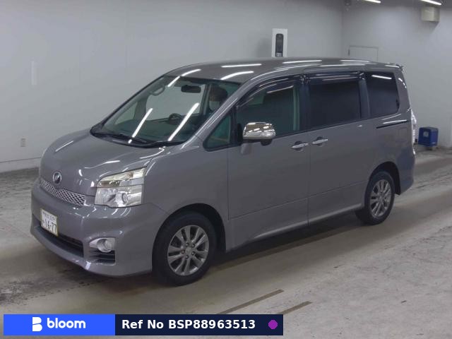 2013 Toyota Voxy