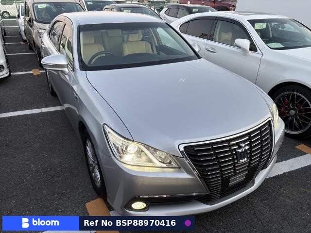 2015 Toyota Crown Hybrid