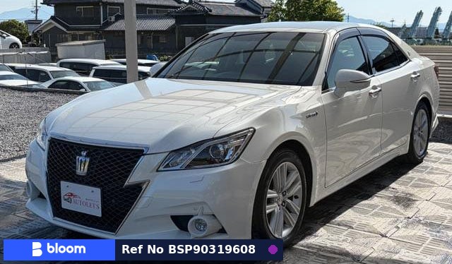 2013 Toyota Crown Hybrid