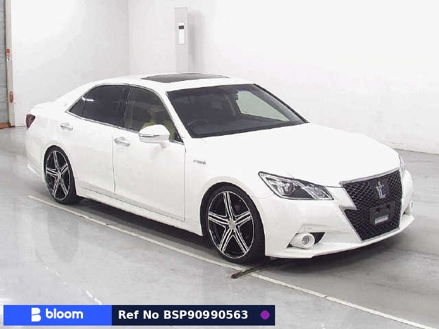 2013 Toyota Crown Hybrid