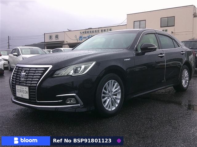 2015 Toyota Crown Hybrid