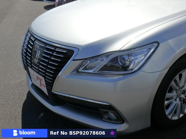2013 Toyota Crown Hybrid