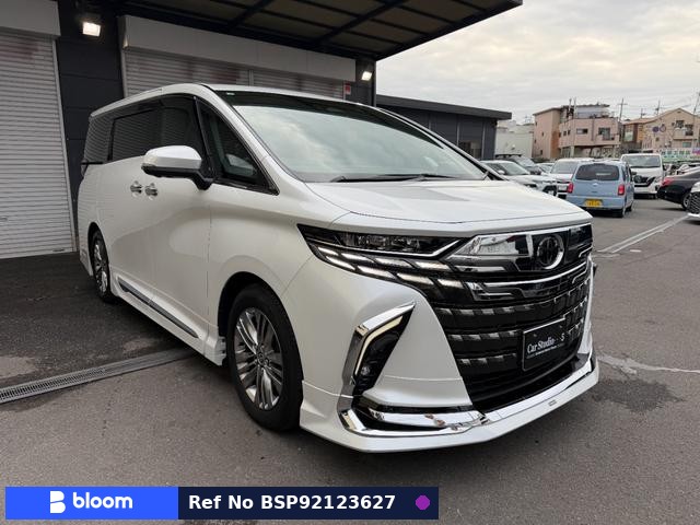 2025 Toyota Alphard Hybrid