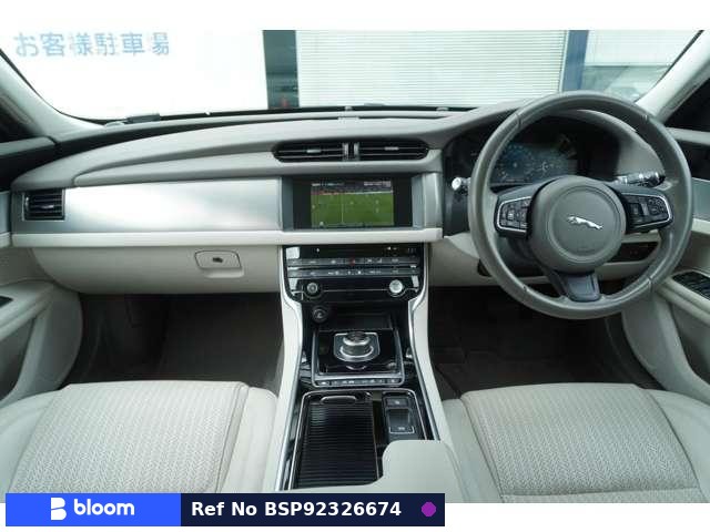 2017 Jaguar XF