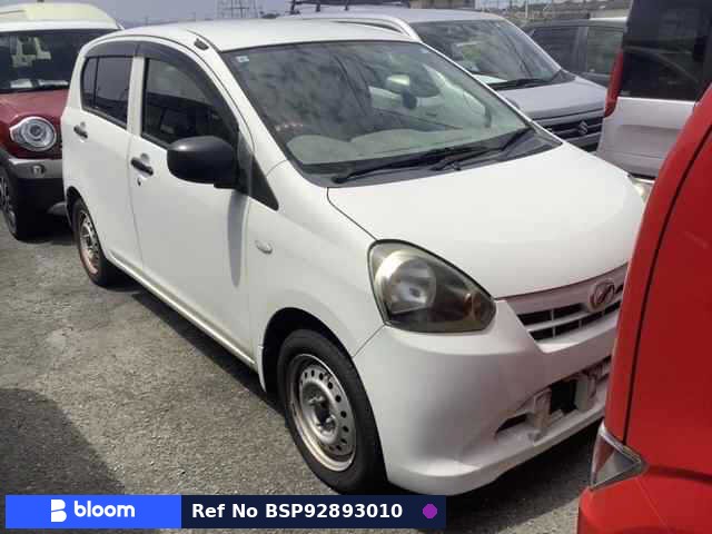 2013 Daihatsu Mira ES