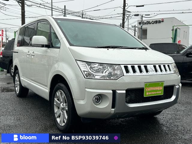2014 Mitsubishi Delica D5