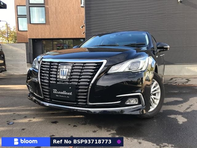 2017 Toyota Crown Hybrid