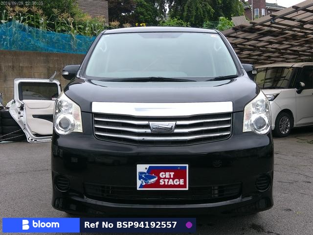 2013 Toyota Noah