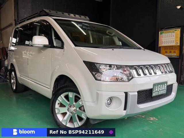 2011 Mitsubishi Delica D5