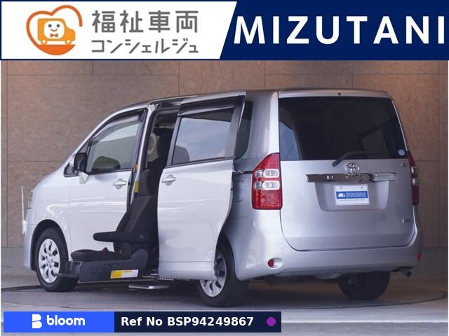 2012 Toyota Noah
