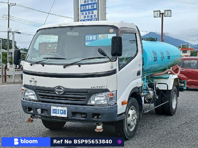 2010 Hino Dutro