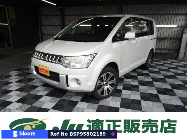 2017 Mitsubishi Delica D5
