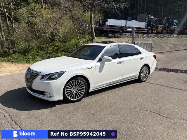 2013 Toyota Crown Majesta