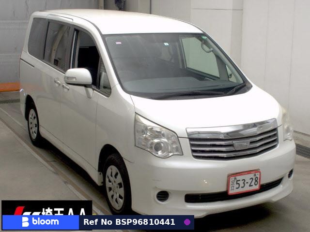 2013 Toyota Noah