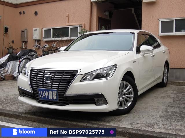 2013 Toyota Crown Hybrid