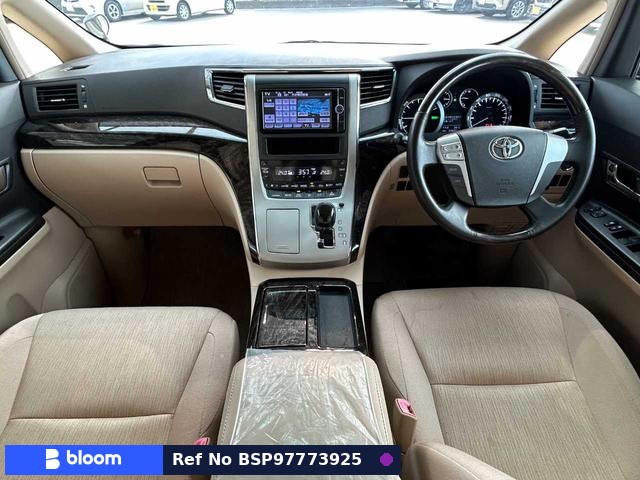 2014 Toyota Vellfire Hybrid