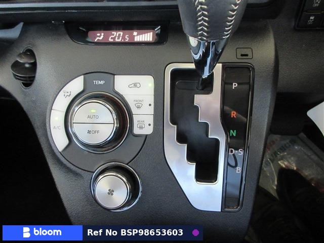 2016 Toyota Sienta