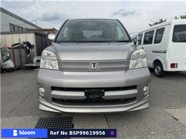 2007 Toyota Voxy