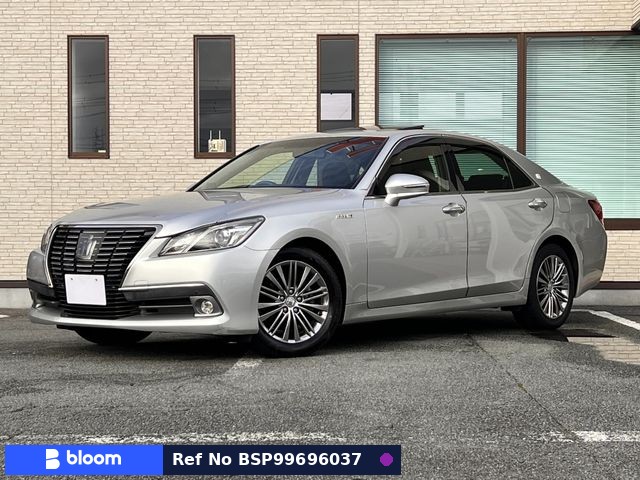 2015 Toyota Crown Hybrid