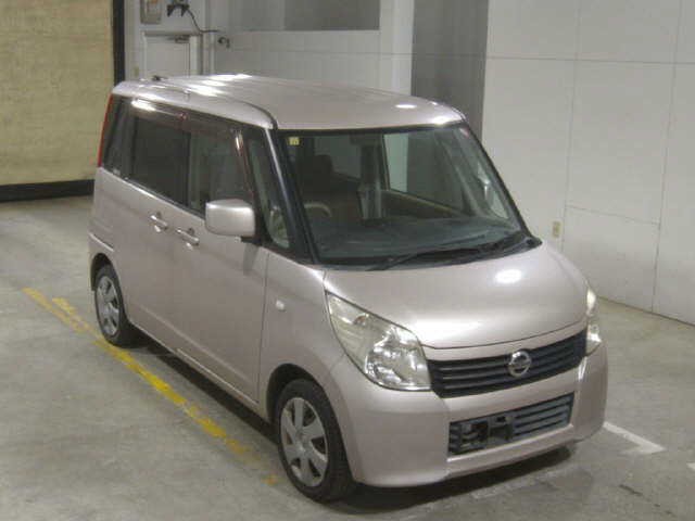 2011 Nissan Roox
